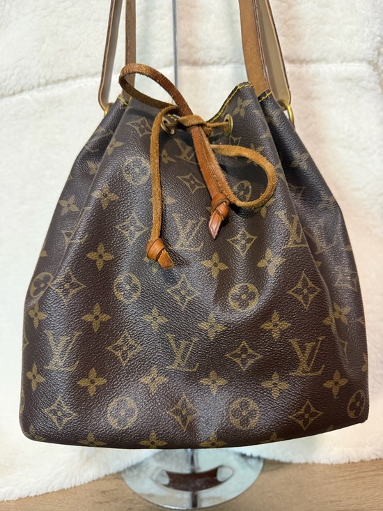 Louis Vuitton Handbags - Louis Vuitton Monogram Canvas Bucket Shoulder Bag in Brown and Tan